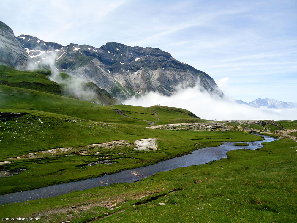 Subir un tresmil en verano en Pirineos - Pels Saúco